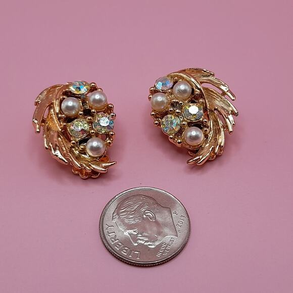 Vintage Clip Earrings, Gold Tone, Aurora Borealis Crystals, Faux Pearls, 1960s - Picture 6 of 9